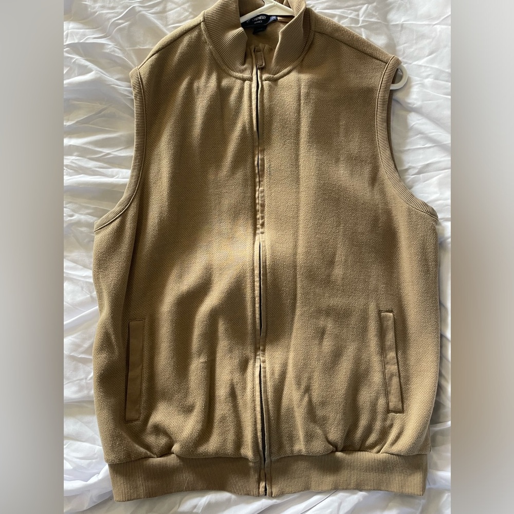 Men’s Cremieux zip up vest never worn